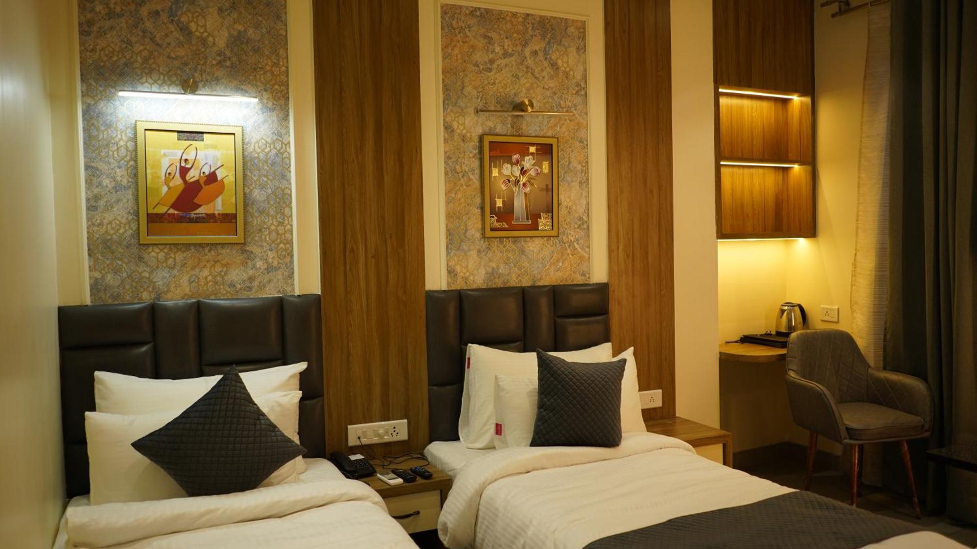 Hotel Silver Pearl Alīgarh 外观 照片